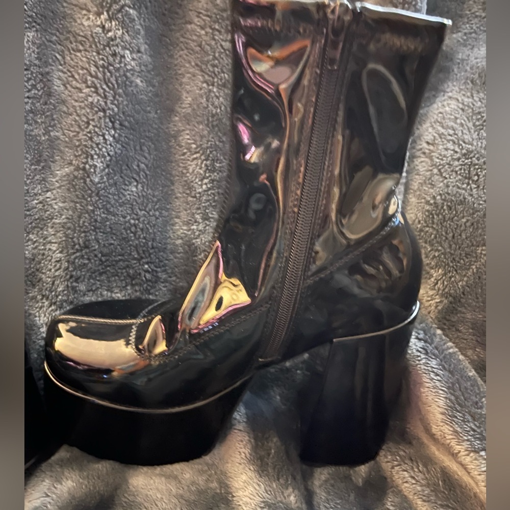 Black Steve Madden heel boots size 7